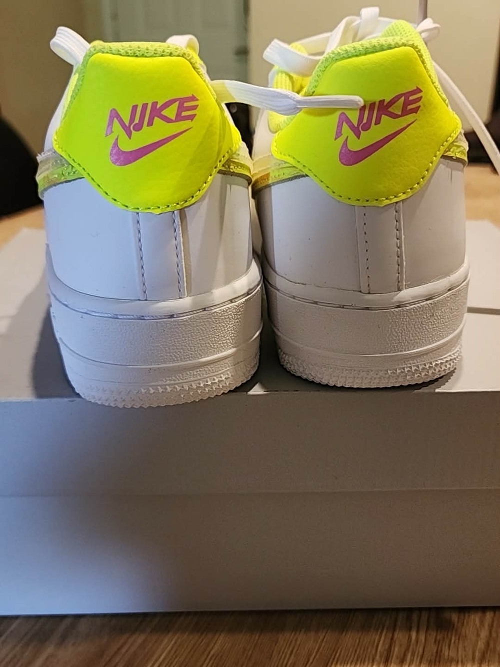 Nike Air Force 1 - Picture 4 of 5
